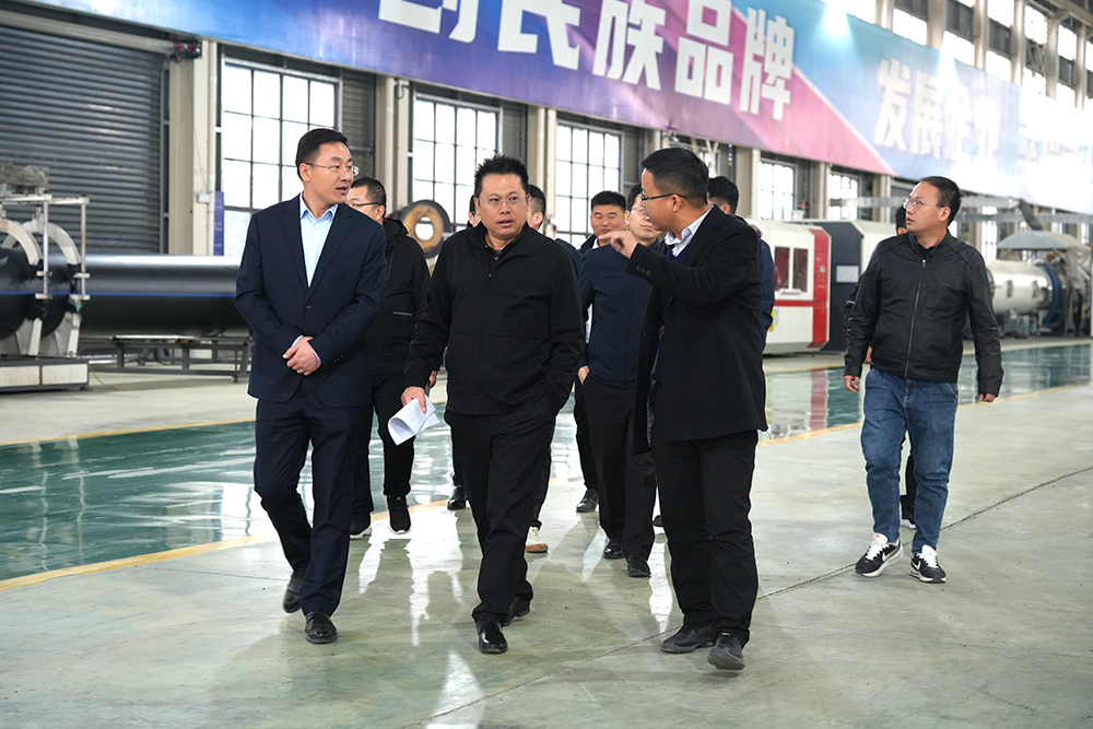 市委政研室、市政府政研室、市發(fā)改委等領導一行蒞臨豪家集團